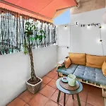 Central, Elegant & Cosy Apartment